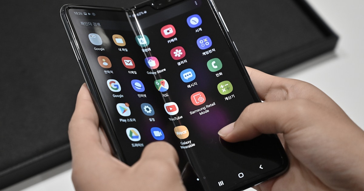 Samsungâs 'Galaxy Z Flip' will reportedly launch for AT&T