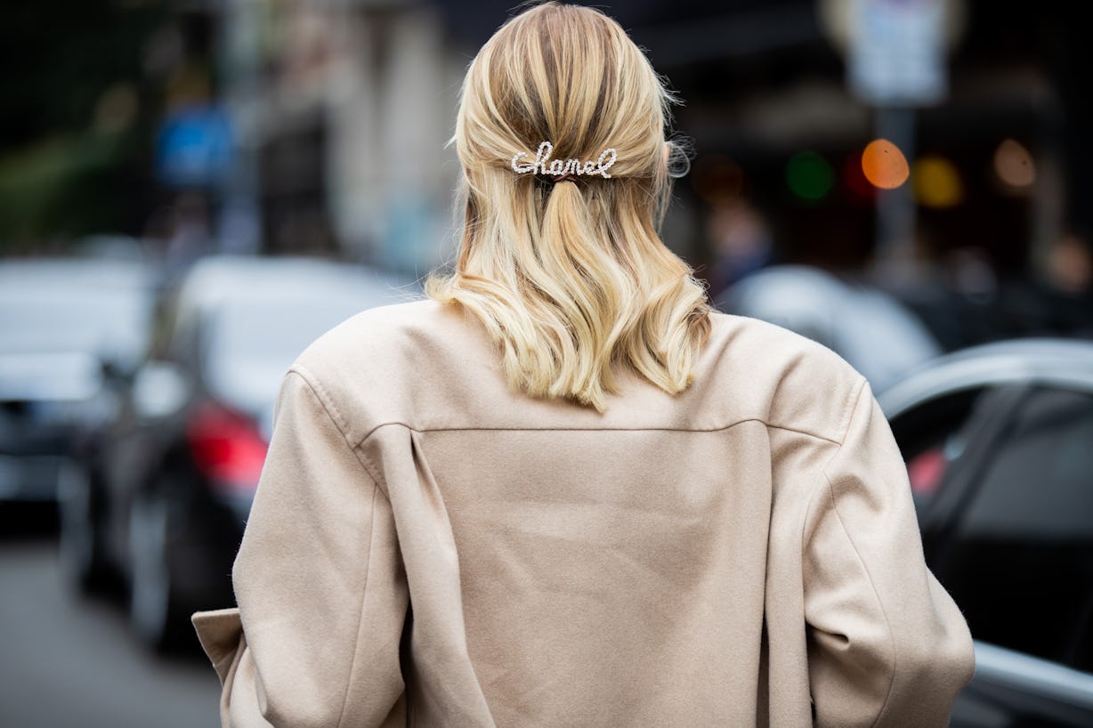 Curling kristin ess iron wave soft Kristin Ess' New Soft Bend Curling Iron Hacks This Major Hair Styling Trend