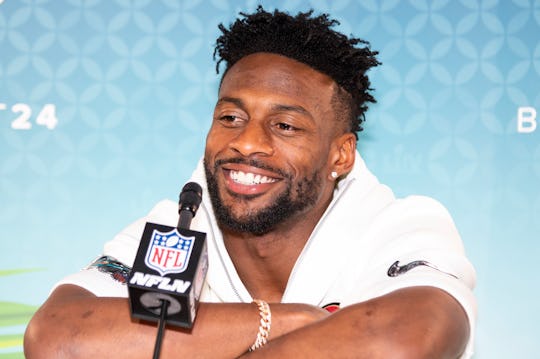 San Francisco 49'ers tight end, Emmanuel Sanders, is married to his wife of almost seven years, Gabr...