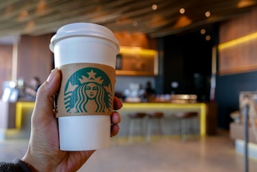 This Starbucks Instagram Story Filter will match you with one of your fave drinks.