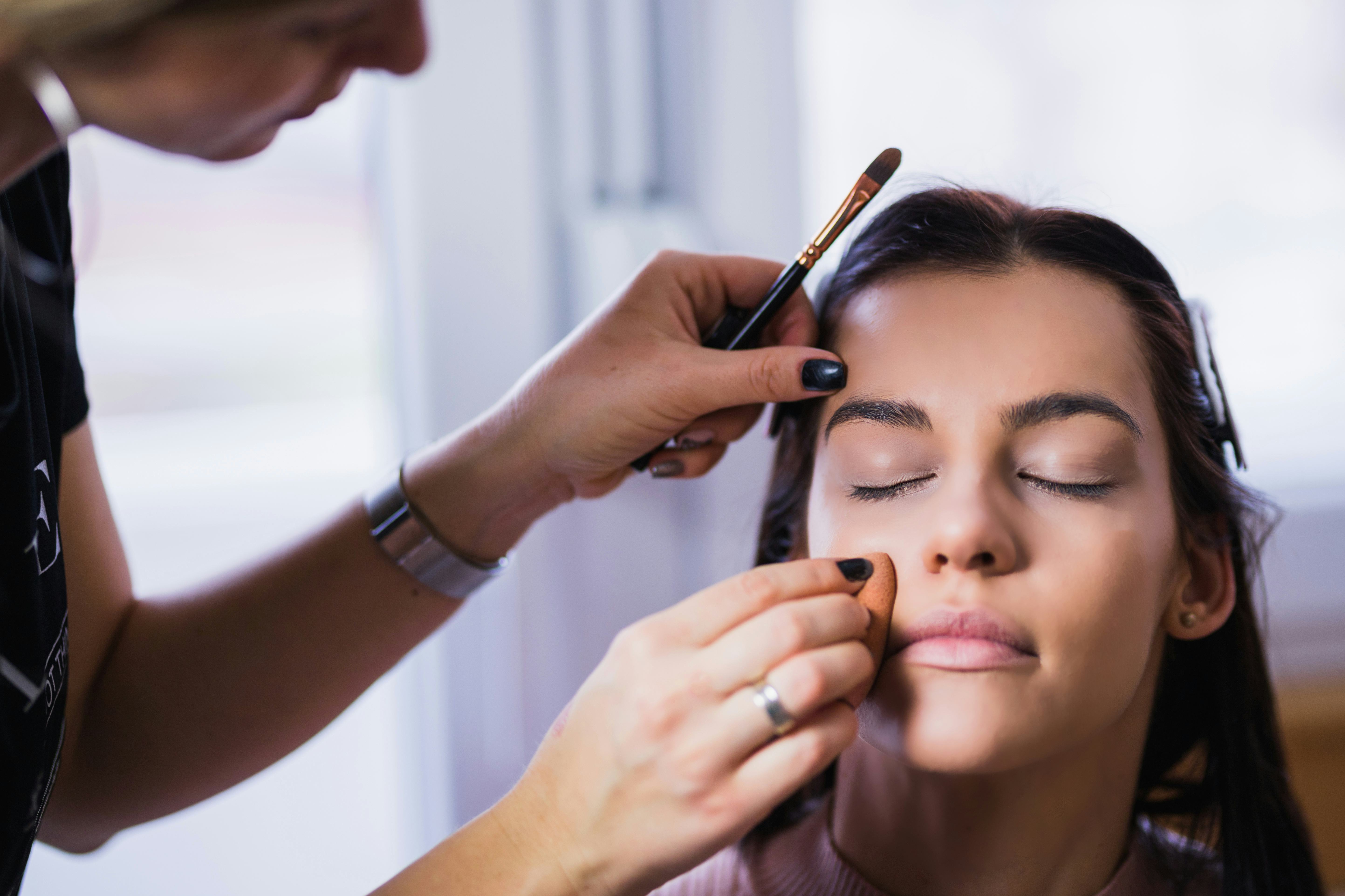How Much To Tip 9 Types Of Beauty Professionals If You're Really Not Sure
