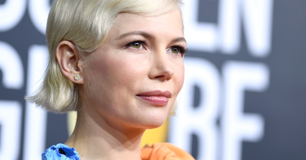 Gozal etuk ayollar va yosh yigitlar ishtirokidagi porno Porno videolar