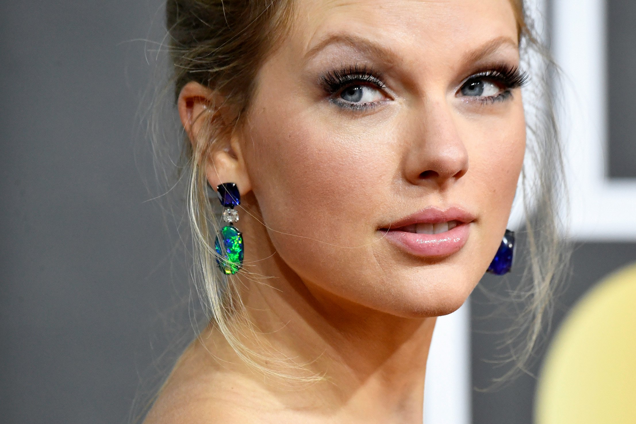 taylor swift golden globes dress