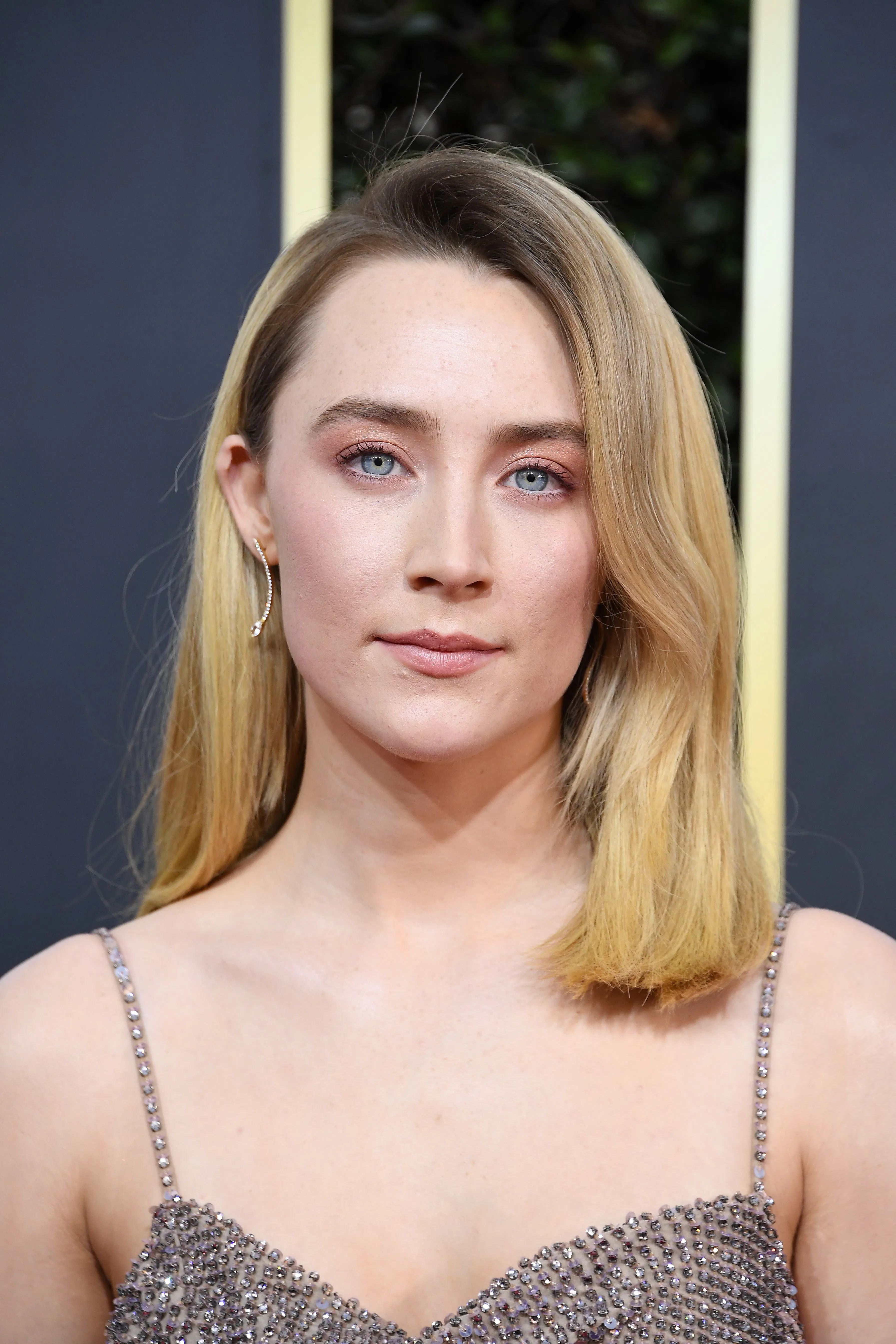 Saoirse Ronan's 2020 Golden Globes Dress Is So Sexy, So Chic, & So On-Trend