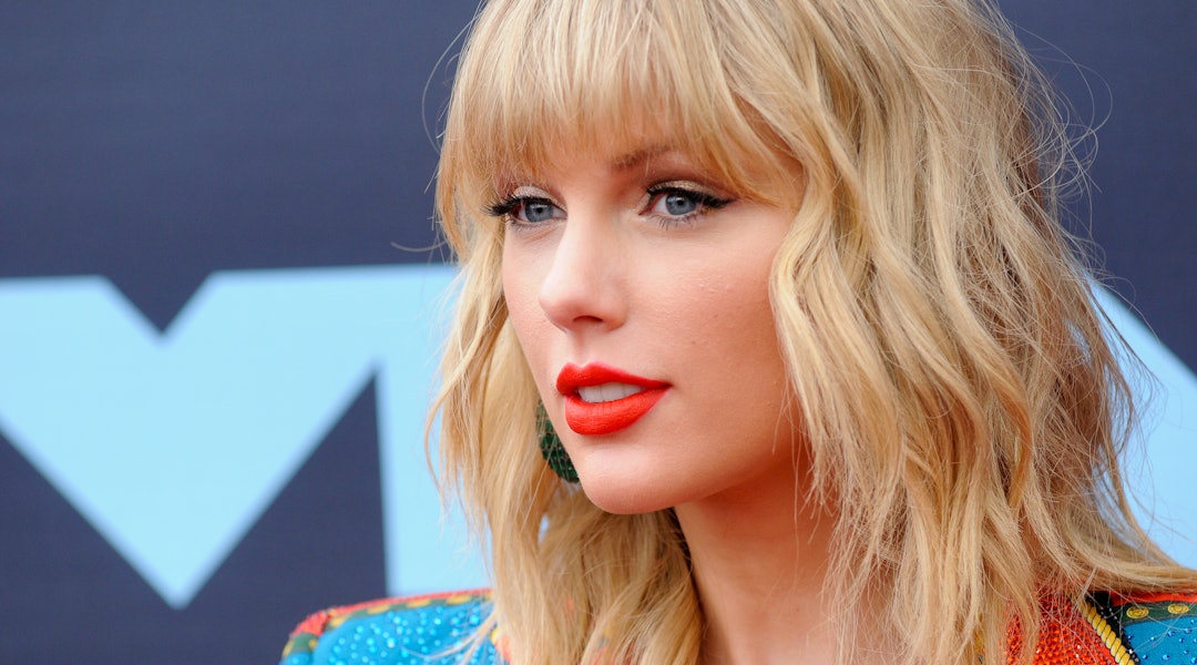 7 Shag Haircut Ideas Courtesy Of Anne Hathaway Selena Gomez More