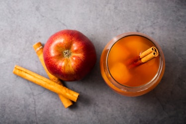 An apple cider cocktail is a TikTok cocktail recipe.