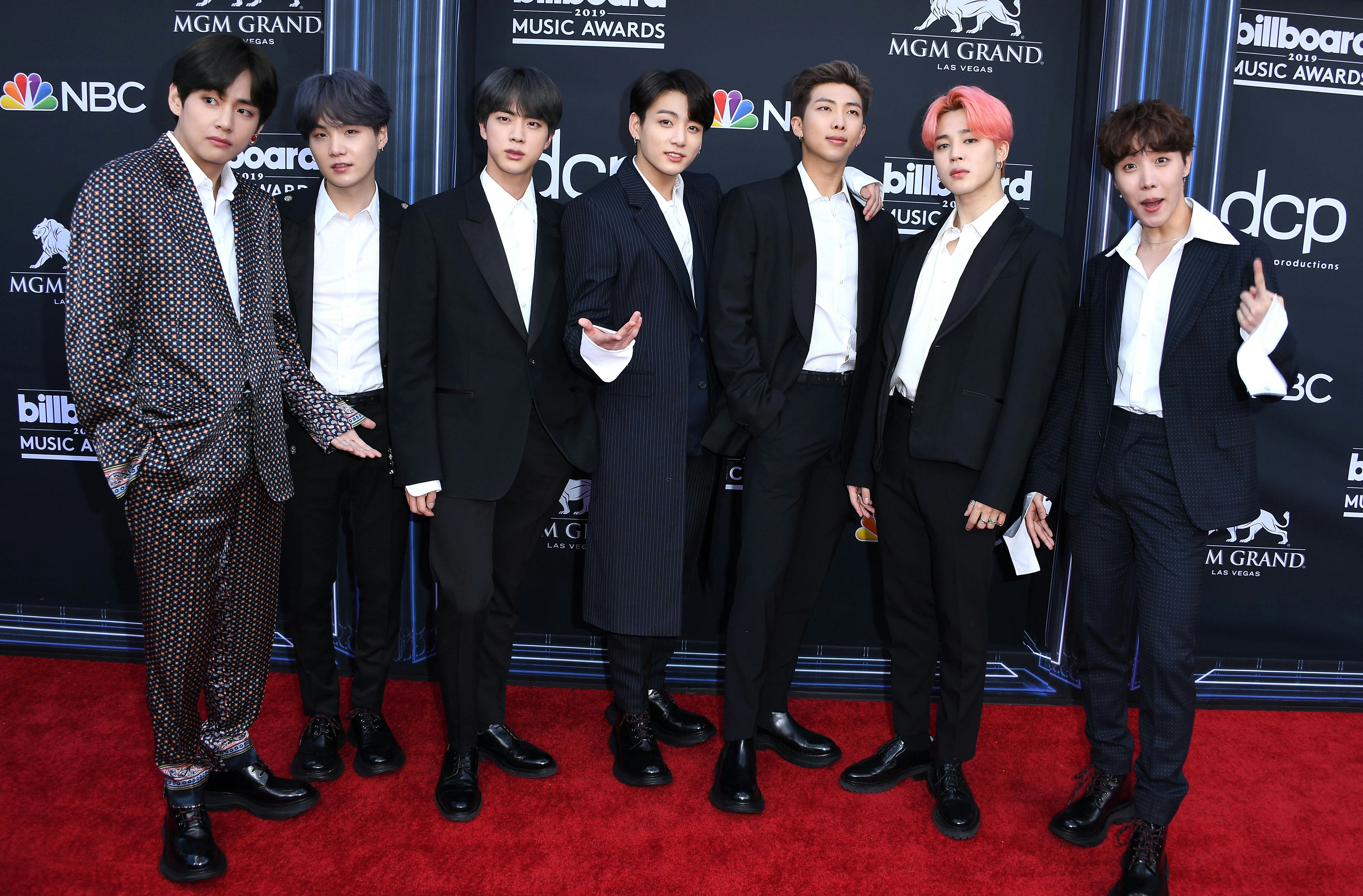 BTS' 2020 BBMAs "Dynamite" Remix Will Make You So Freaking ...