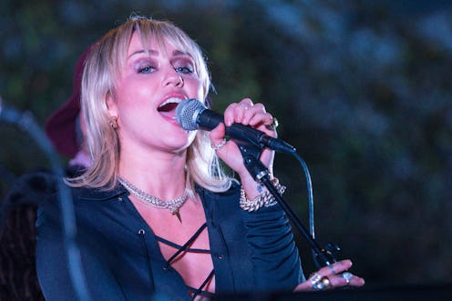Miley Cyrus performed an unexpected cover of "Gimme More" by Britney Spears for her Backyard Session...