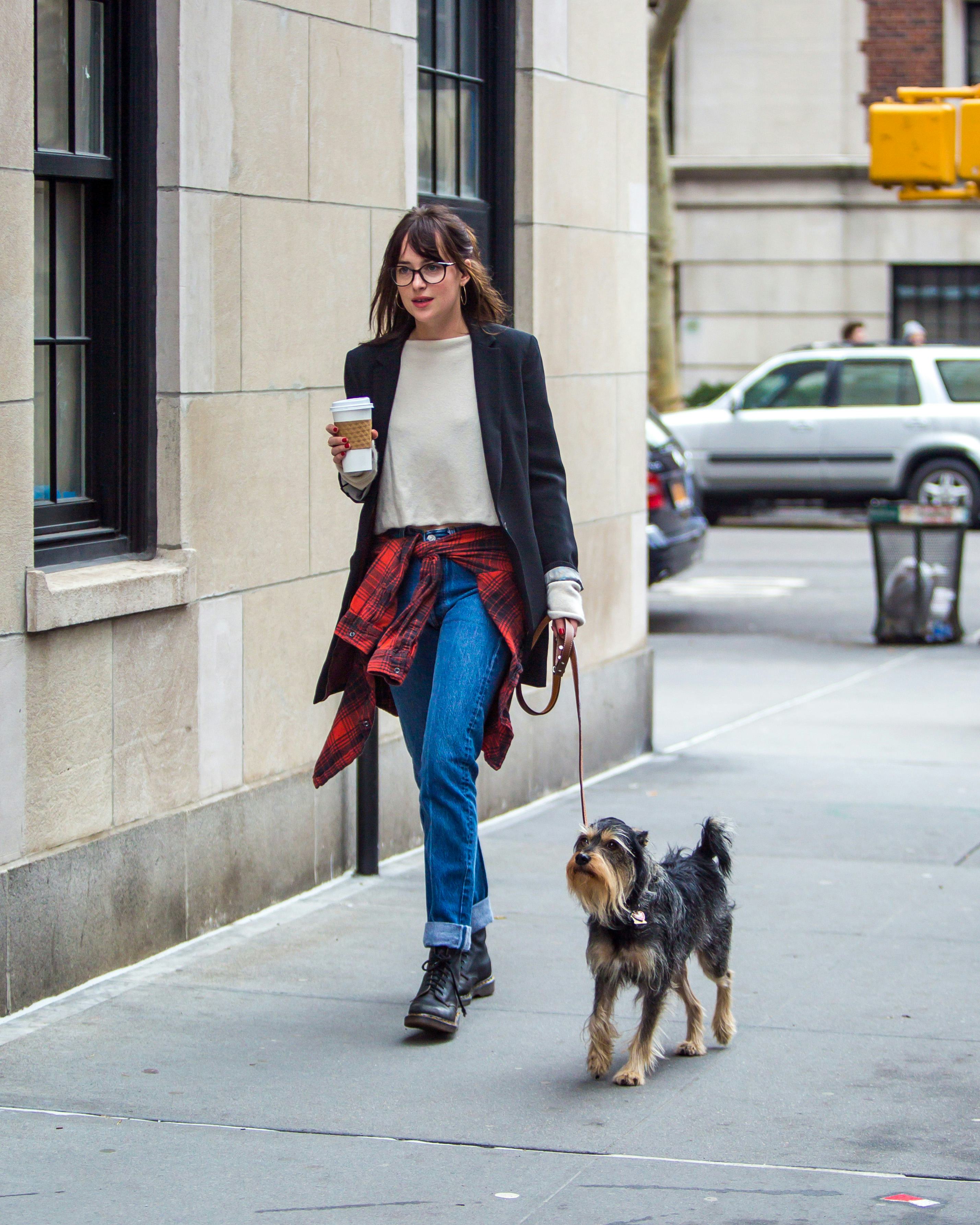 7 Fall Outfits Inspired By Dakota Johnson That Are So Stylish