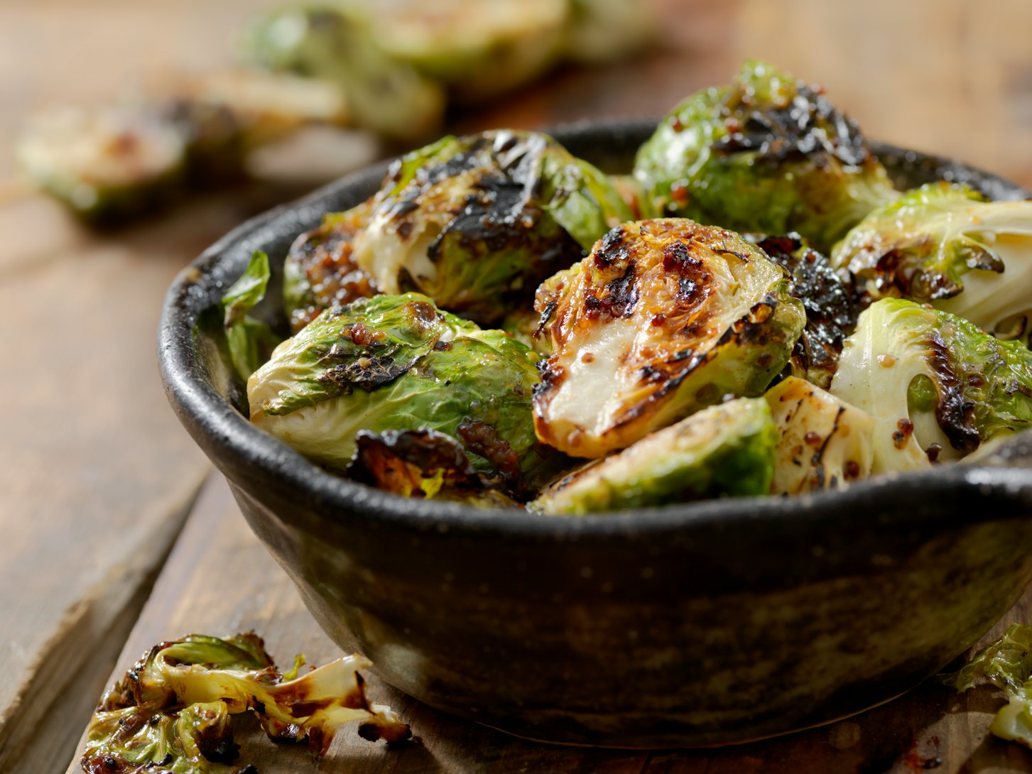 Eating in brussels sprouts in winter is nourishing. 