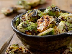 Eating in brussels sprouts in winter is nourishing. 