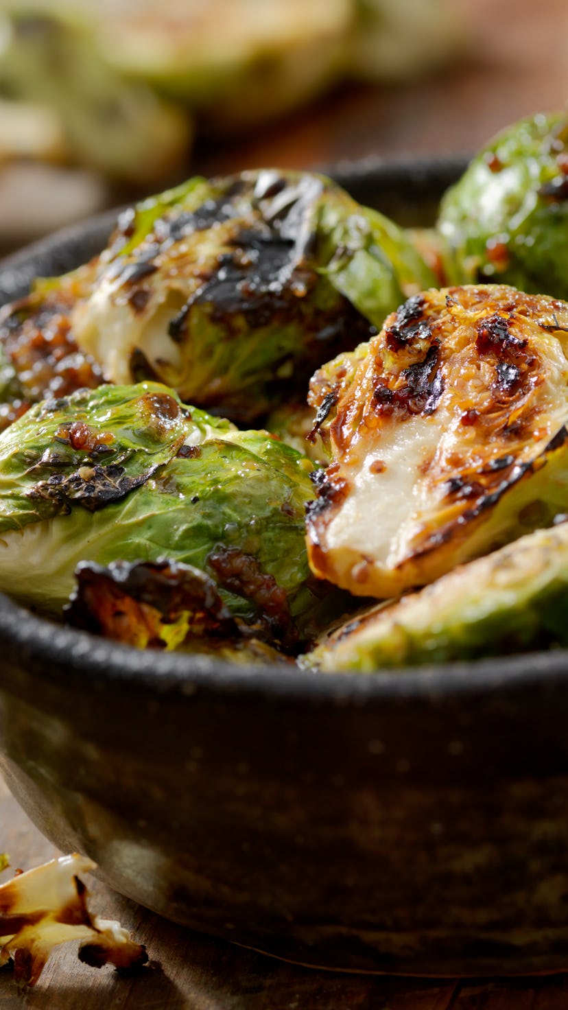 Eating in brussels sprouts in winter is nourishing.