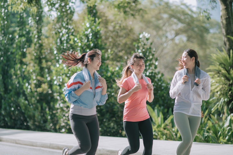 6 Reasons To Run With A Friend, Since Exercise Is Better In Pairs