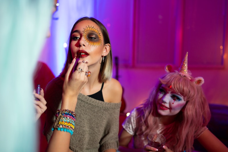 These easy last minute Halloween makeup looks are from professional MUAs.