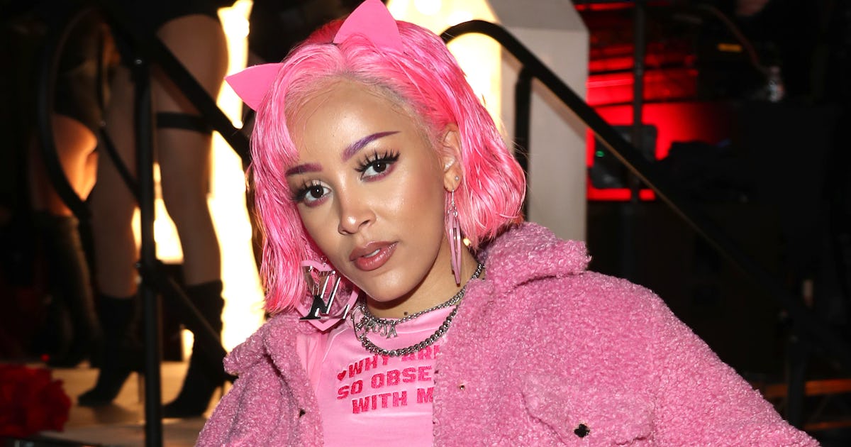 6 Egirl Halloween Costumes That Ll Rack Up All The Tiktok Views 6 Egirl Halloween Costumes That Ll Rack Up All The Tiktok Views