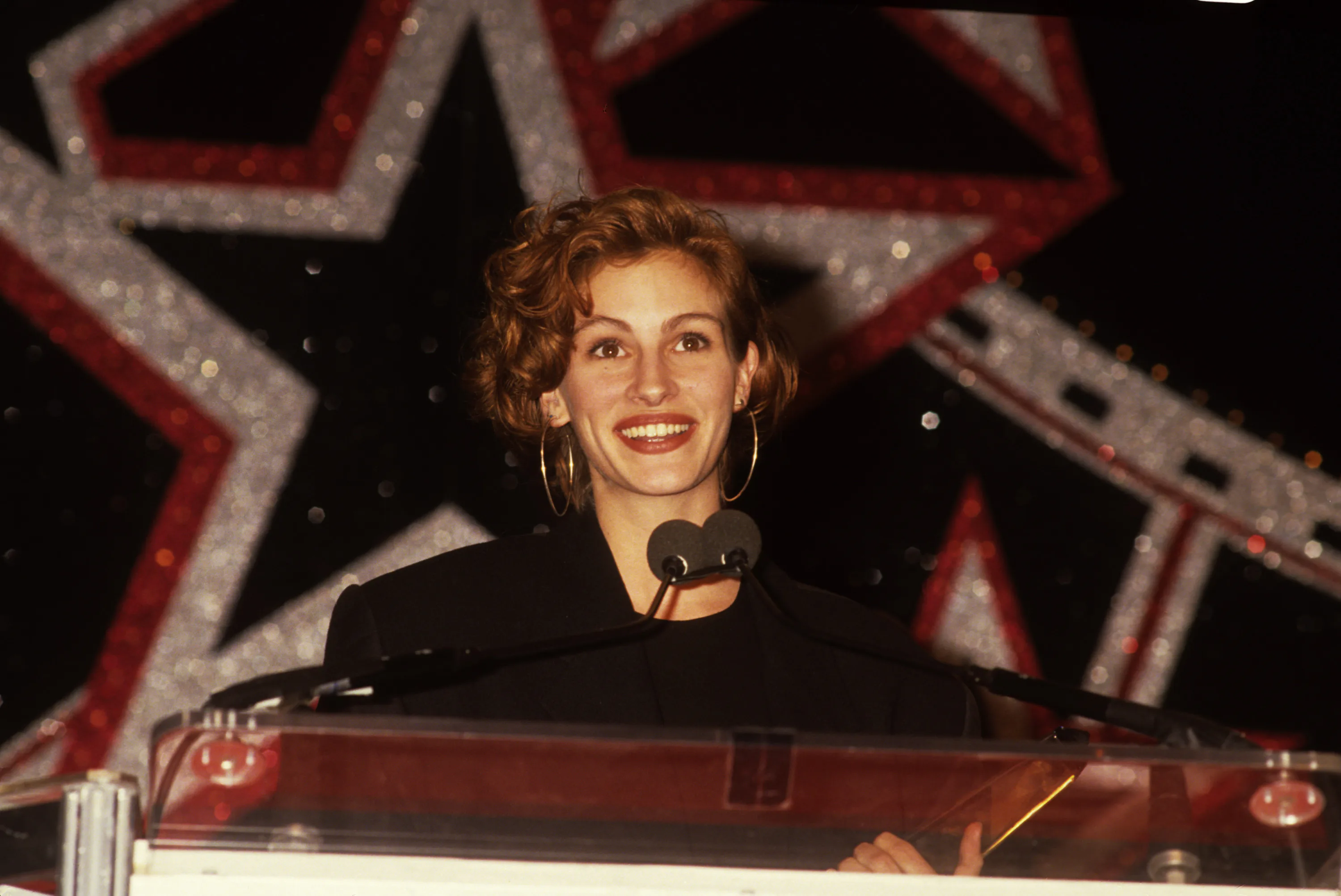Fall's Cinnamon Hair Color Trend Was Perfected By Julia Roberts In The '90s