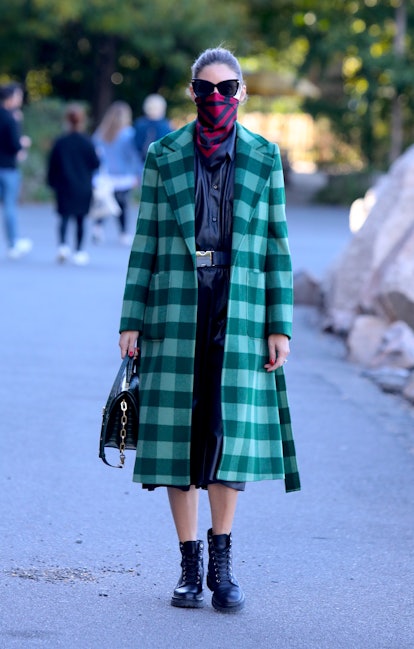 Olivia Palermo's Green Coat Outfit Is Providing A No-Fail Template For ...