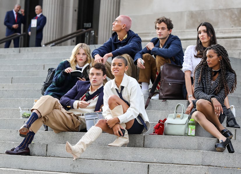 'Gossip Girl' reboot cast films on the steps of the Metropolitan Museum of Art in New York City. 
