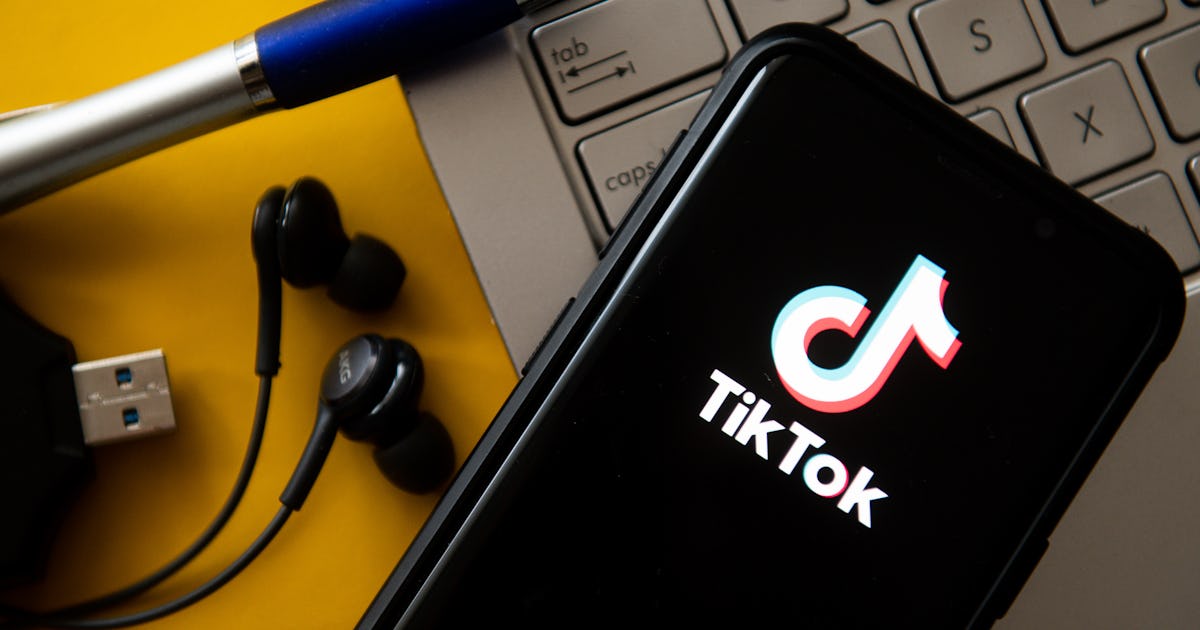 Here's How To Change Your TikTok “For You” Page To See Different Kinds