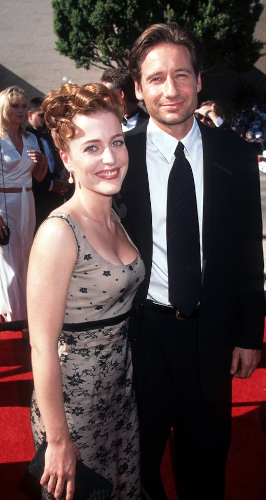 Anderson with X-Files co-star David Duchovny at the 1996 Emmy Awards.