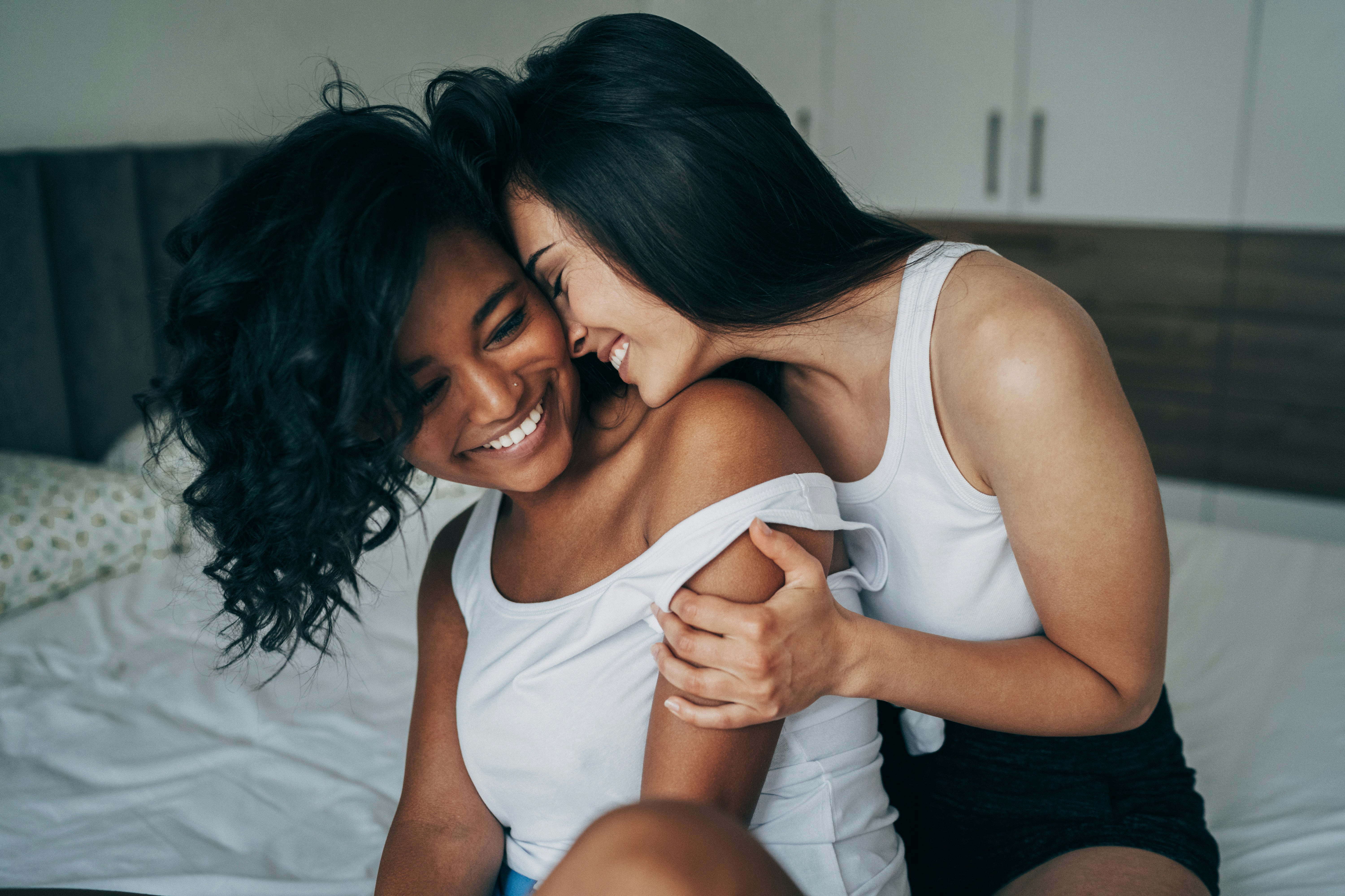 5 Ways To Build Anticipation Before A Sexy Night In With Your Partner
