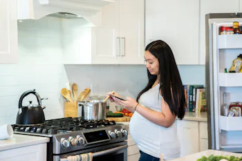 A closer look at Pregnant Women Eating Spicy Food