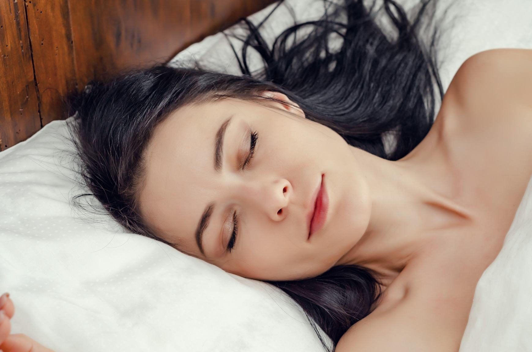 Why Does My Body Jerk When Im Falling Asleep Sleep Experts Explain
