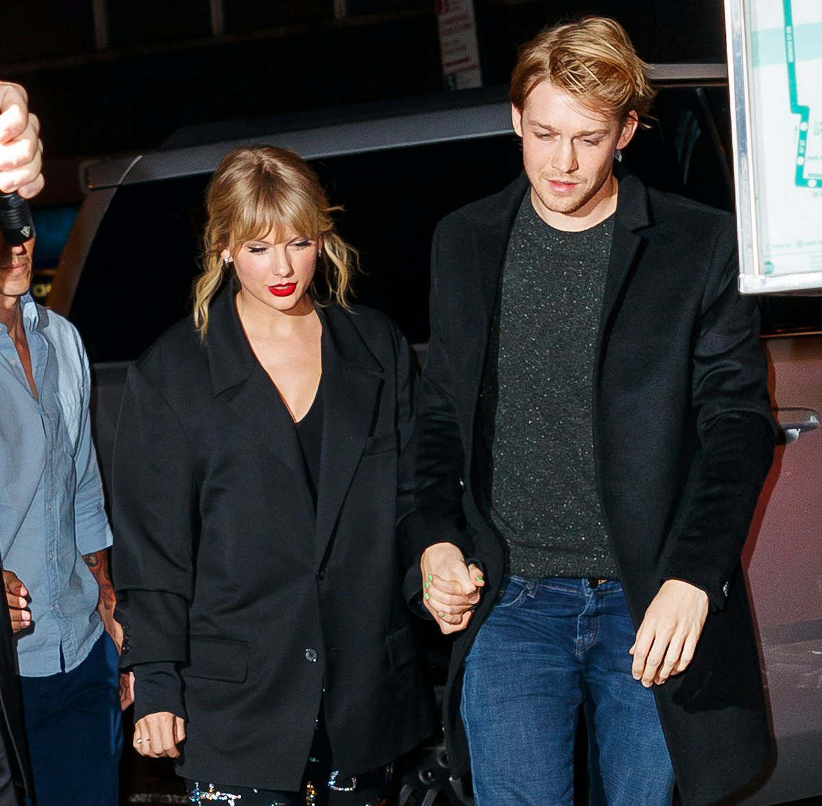 Taylor Swift revealed that boyfriend Joe Alwyn helped her write two songs on 'Folklore'