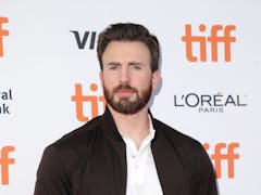 This video of Chris Evans being scared on Thanksgiving is the best gift.