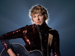 Taylor Swift performs at the 2020 ACMAs.