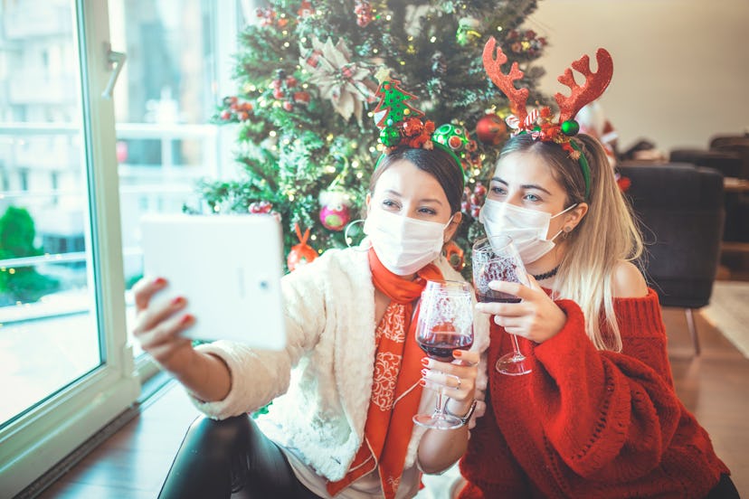 two sisters zoom christmas morning