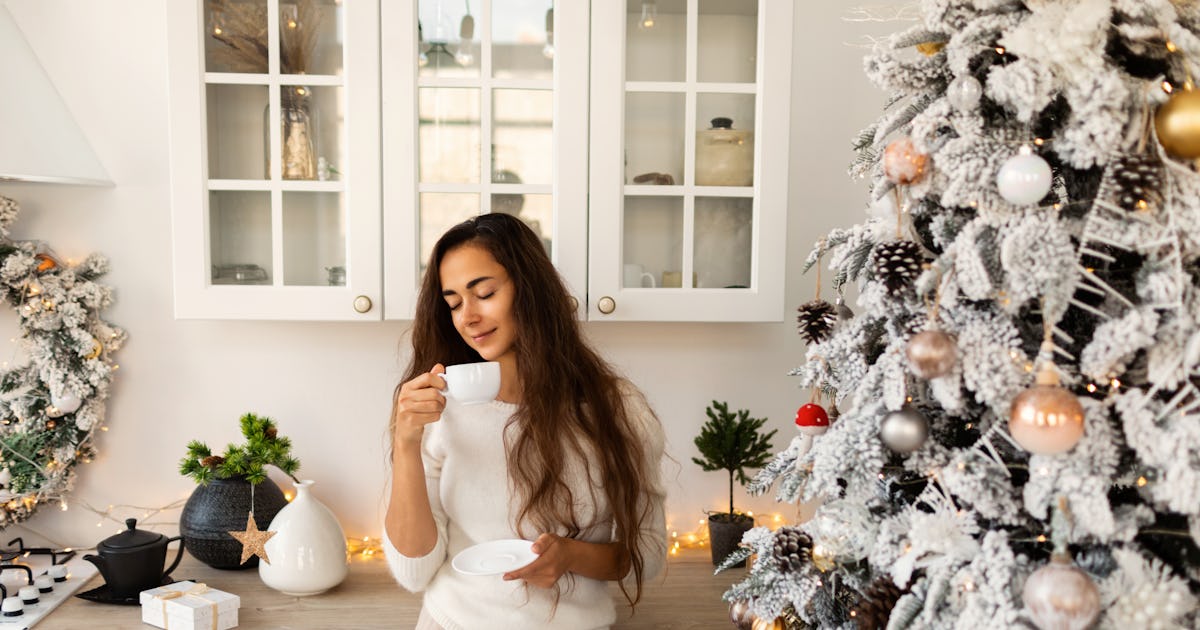 These White Christmas Tree Decorating Ideas Are Total Snow Stoppers Enchanted Forest Pre Lit Christmas Tree