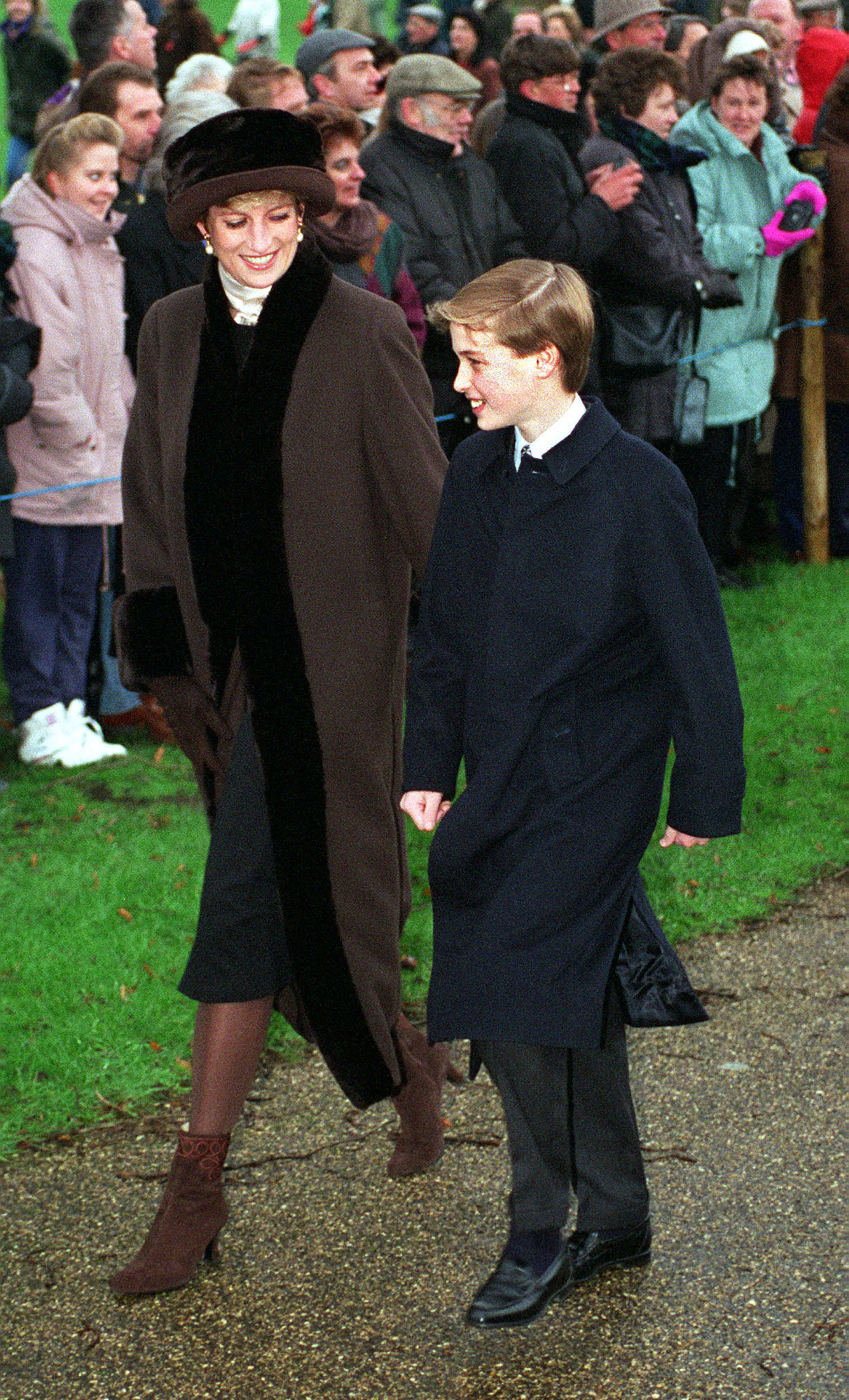 diana christmas dress The Princess Diana Way To Dress For Christmas Day