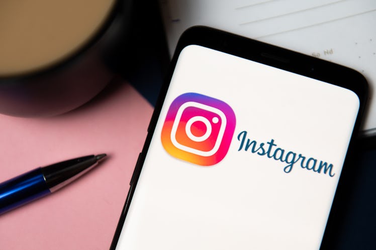 Here's how to do Instagram's "post a picture of" challenge for a new year-end review.