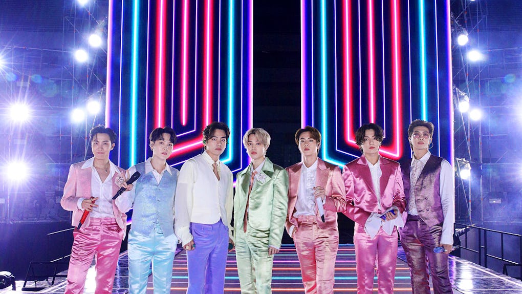 New year's eve virginia beach 2022 These 7 New Year's Eve 2020 Party Ideas At Home Include Free Concerts