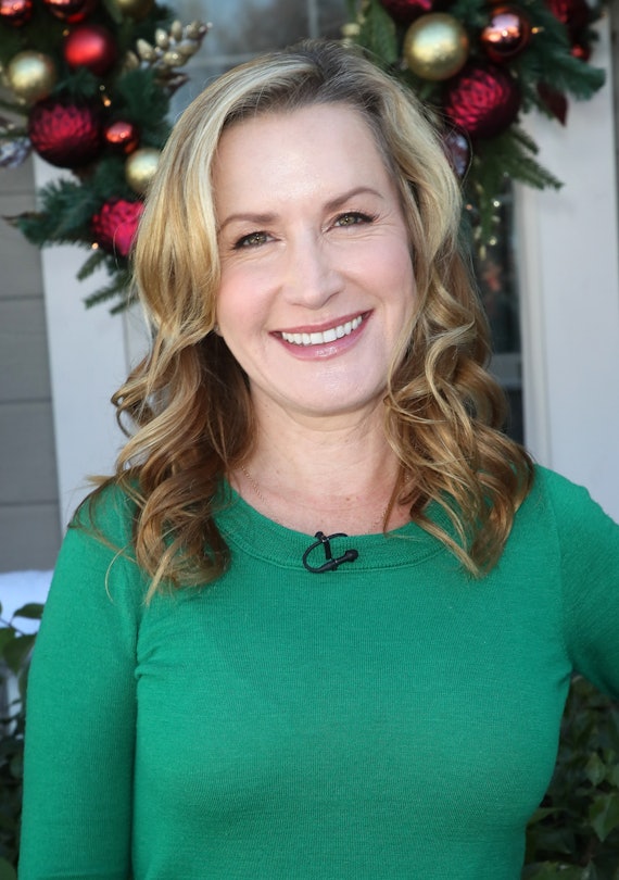 Angela Kinsey Interview On How She S Tackling Holidays In 2020