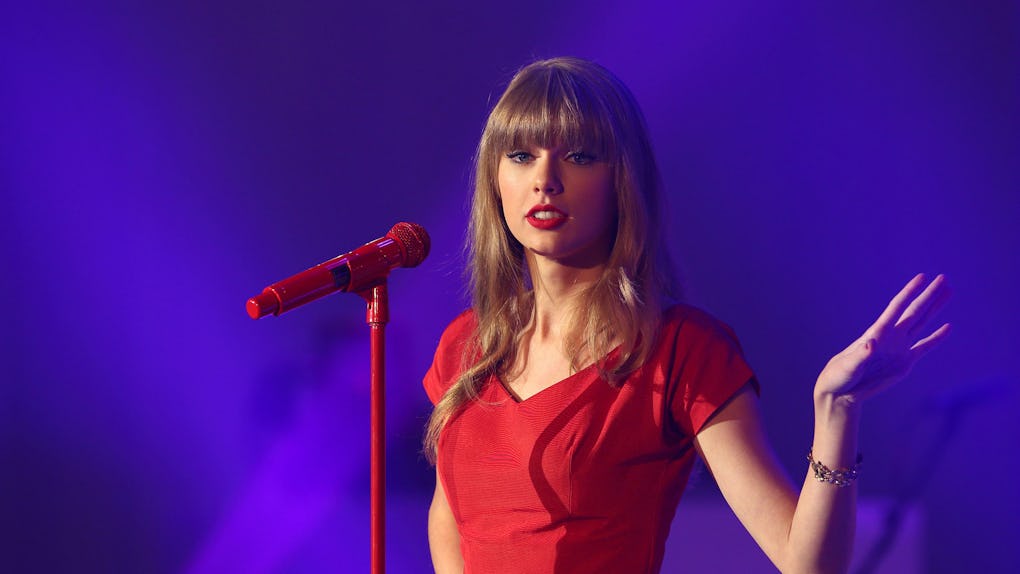 30 Taylor Swift Lyrics For Holiday Captions That Sing In The Season 30 Taylor Swift Lyrics For Holiday Captions That Sing In The Season