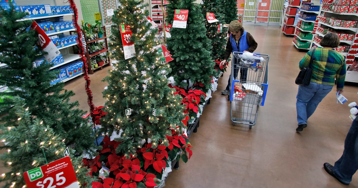Walmart's Christmas Eve & Christmas Day 2021 Store Hours Walmart Christmas Eve Hours