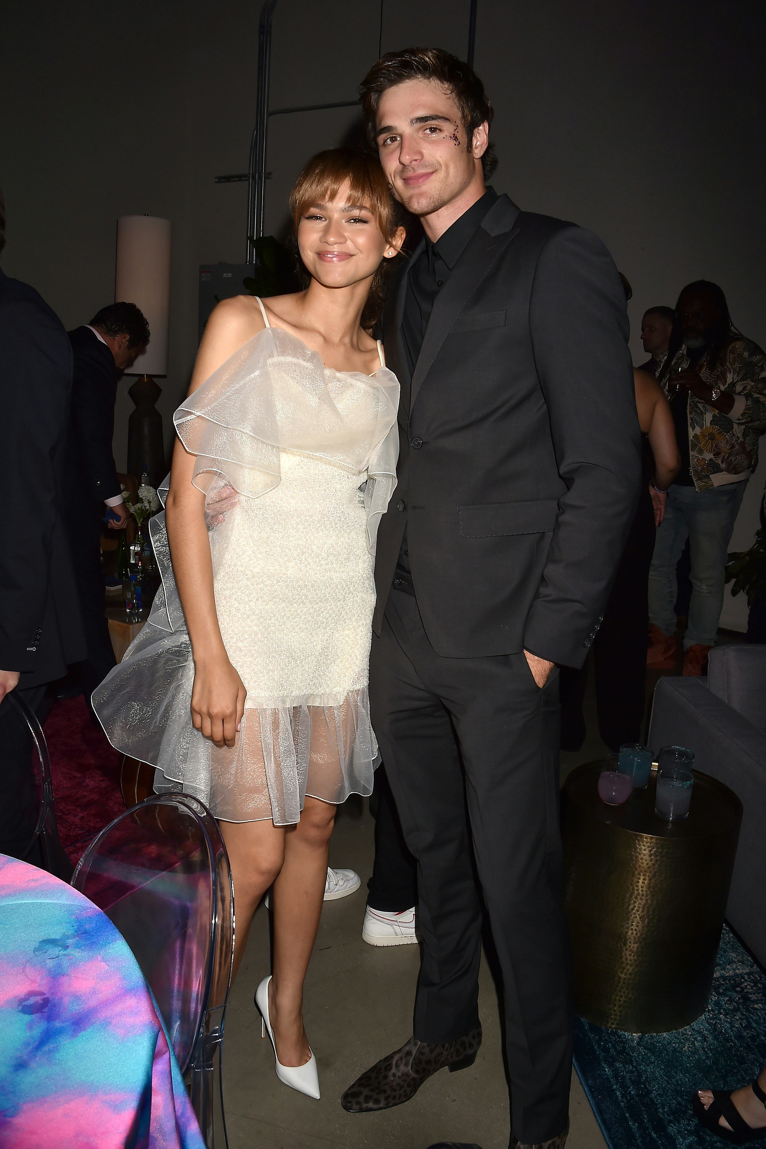 Which of the two co-stars is Zendaya dating? Is it Jacob ...