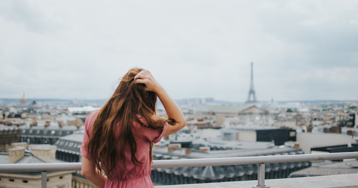 30 Captions For Eiffel Tower Pics & Falling In Love With The World
