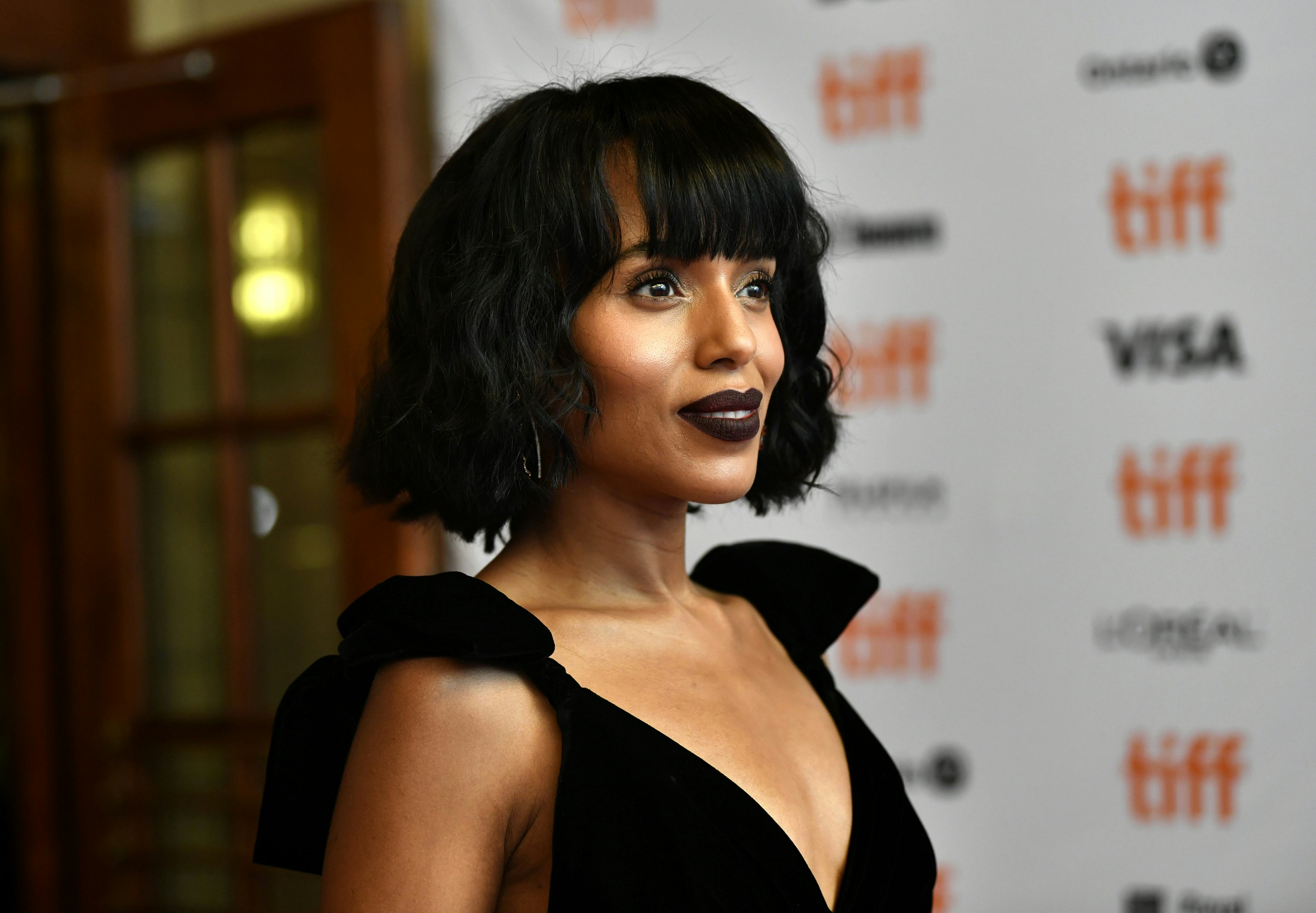 7 Short Haircuts With Bangs Inspired By Yara Shahidi Taylor Swift Kerry Washington More