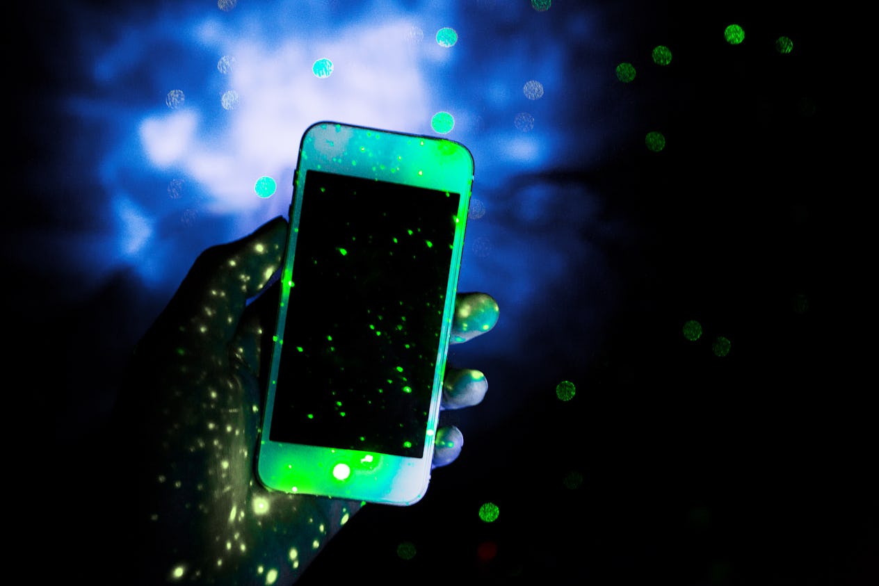 Should You Sanitize Your iPhone? Here's What The Experts