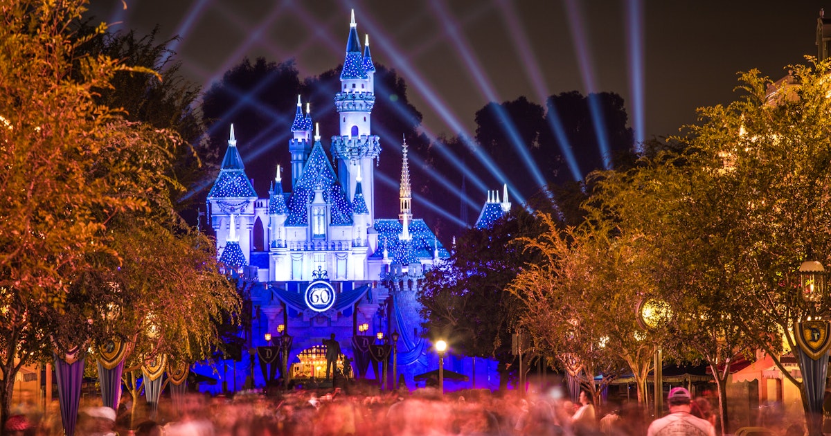 While Disney World Disneyland Are Closed Take Your Kids On Virtual Rides