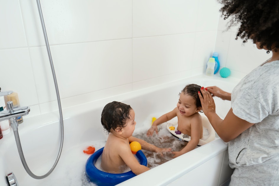 The Easiest Way To Clean A Bathtub So Your Kids Aren T Swimming In Germs