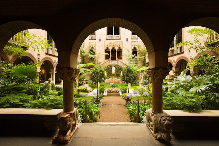 The Isabella Stewart Gardner Museum in Boston has a lovely garden complete with lush plants and stun...
