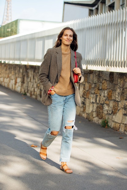 How To Wear Sandals With Jeans In 19 Easy Outfit Ideas