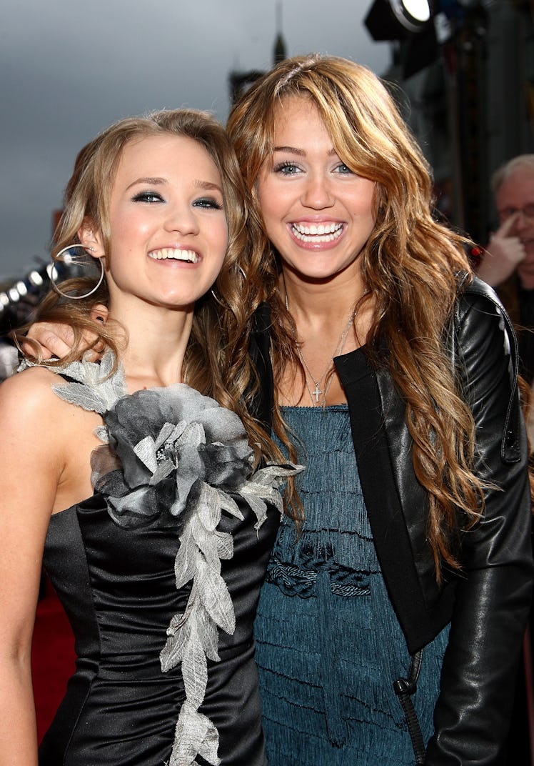 Miley Cyrus and Emily Osment's virtual 'Hannah Montana' reunion will make fans nostalgic.