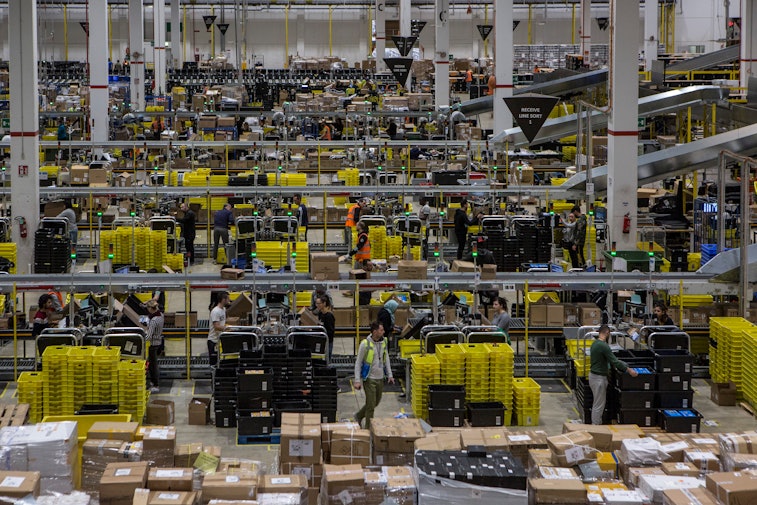 Part Time Amazon Warehouse Workers In Chicago Have Won Paid Time Off For All