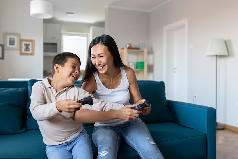 One benefit of playing video games is the connection that can be created between kids and parents. 