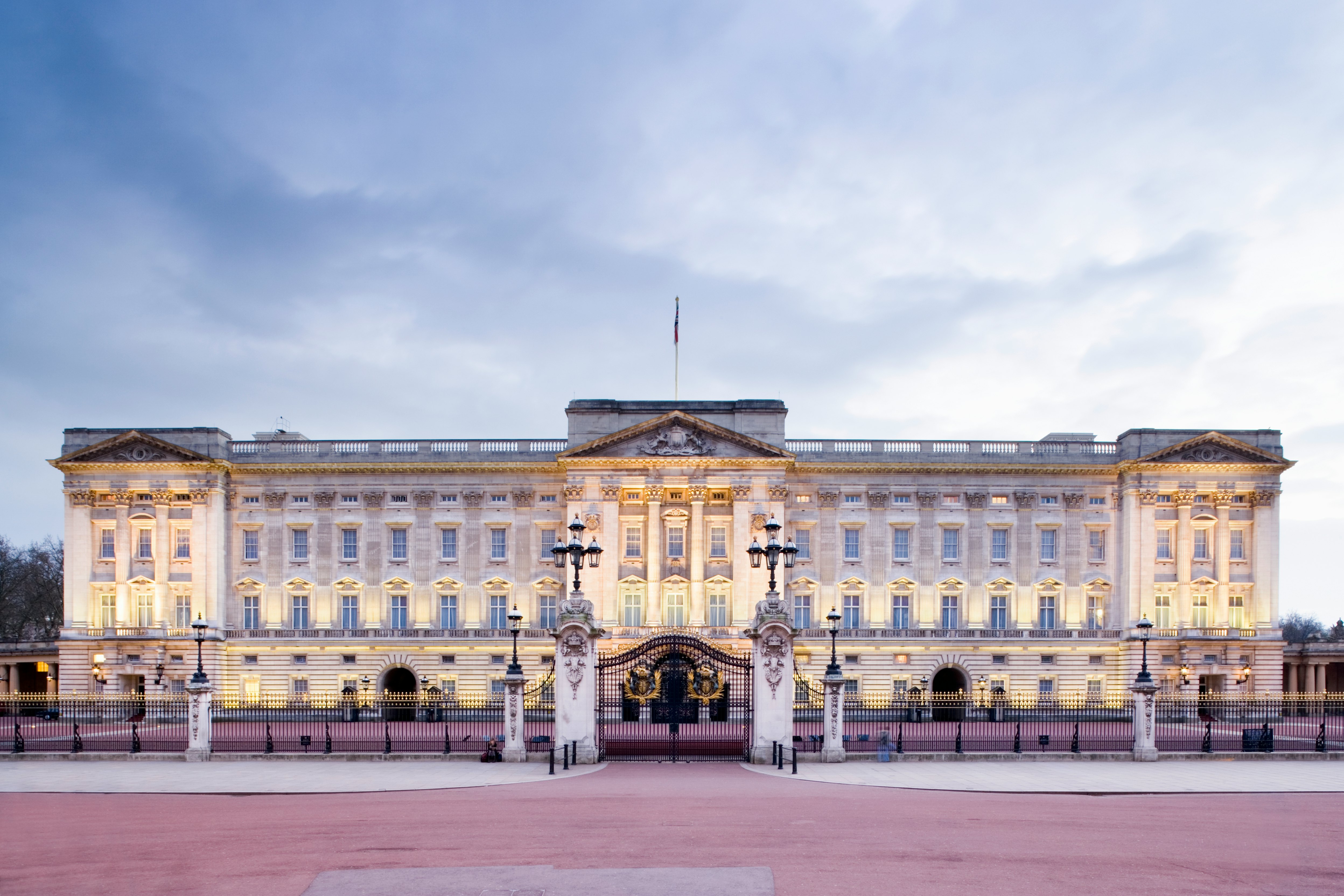 Virtually Tour Buckingham Palace Plus 3 Other Royal Homes Online Rn